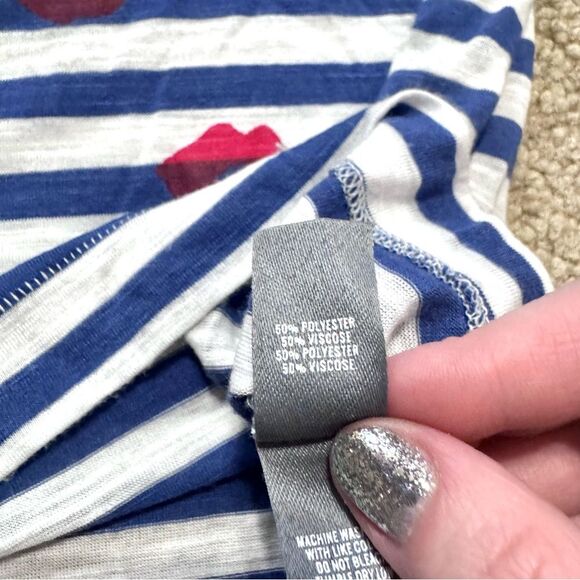 Aerie mariner stripe glitter kiss print graphic t-shirt, size XS - Picture 6 of 8